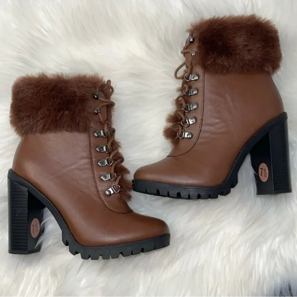 BCBGeneration Womens Pelica Faux Leather Combat & Lace-up Boots Shoes. Sz 7.5M